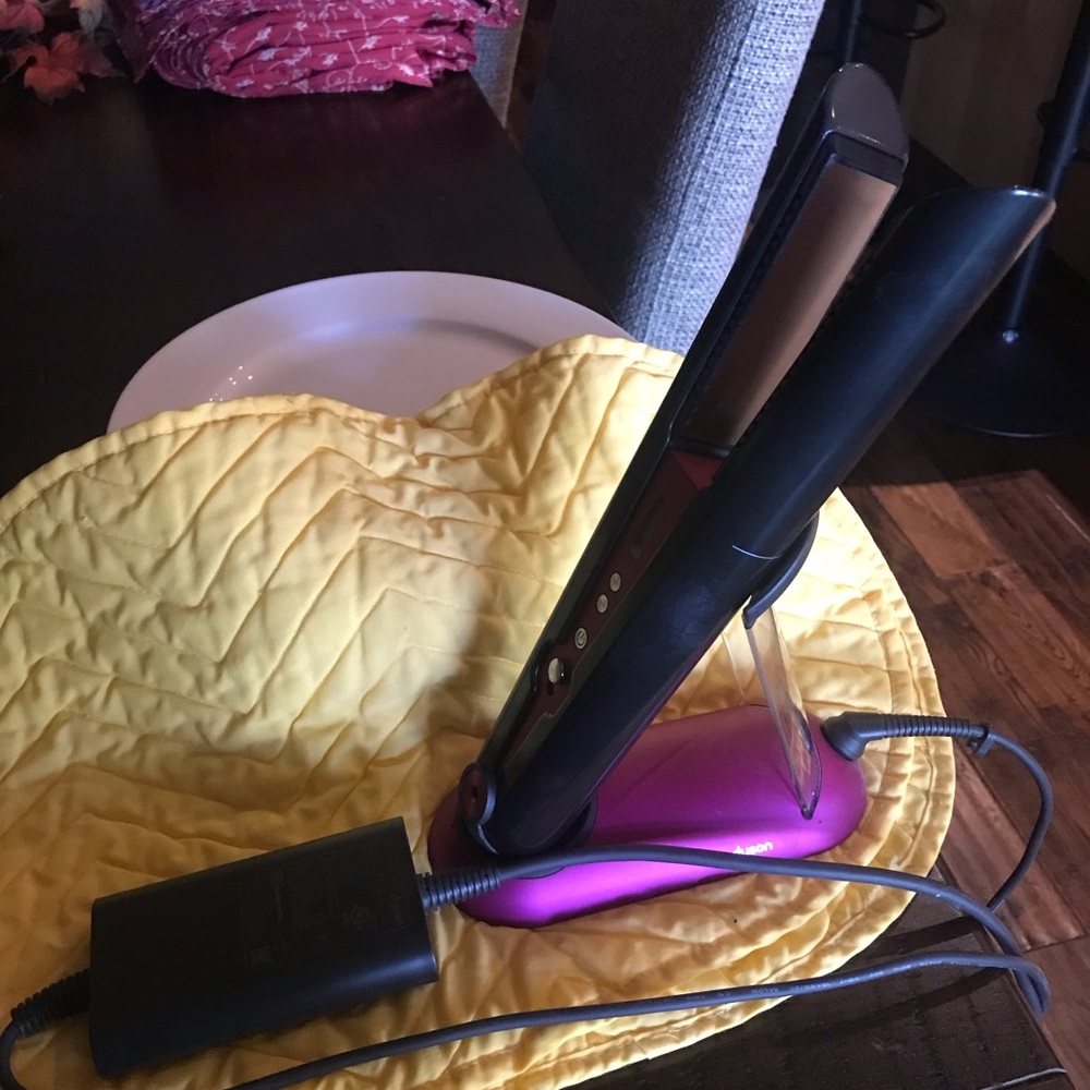 Dyson Straightner with battery